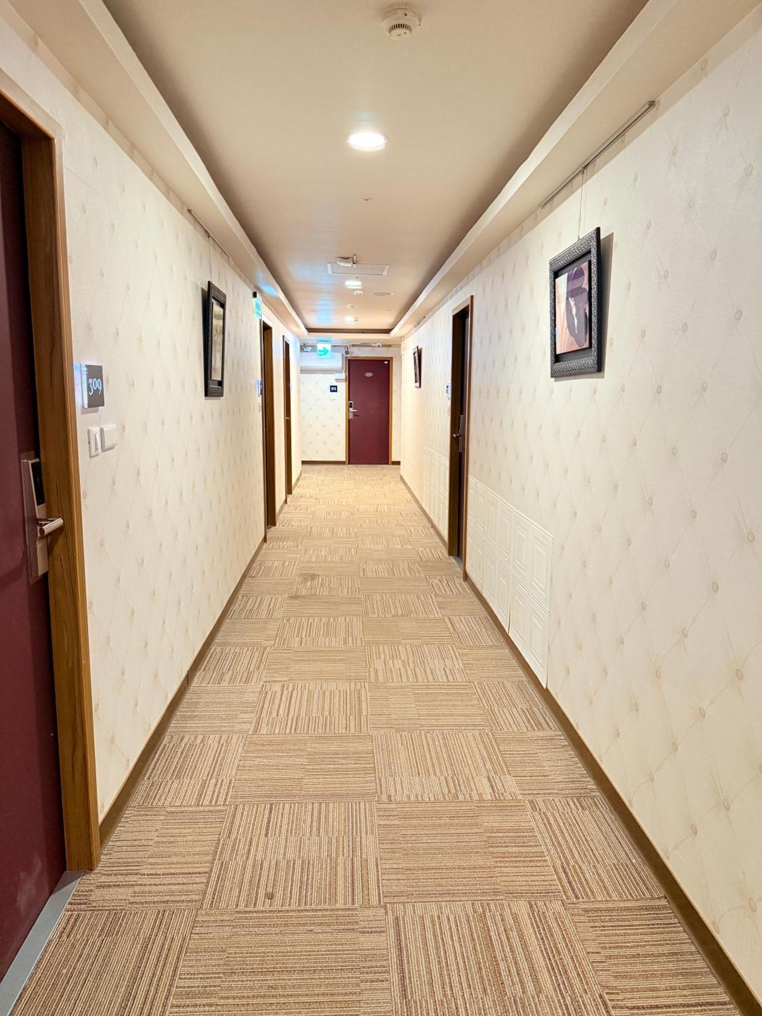 泊居旅店 Oursinn Hotel Тайбэй Экстерьер фото